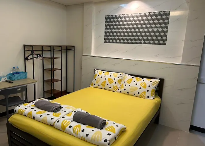 Hostel 731 Victory Monument *